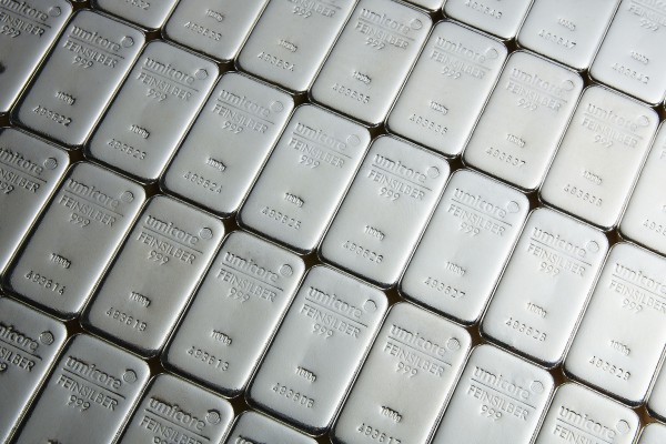 Umicore stříbrný slitek 250 g